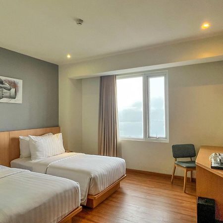 Hotel Santika Premiere 安汶 外观 照片