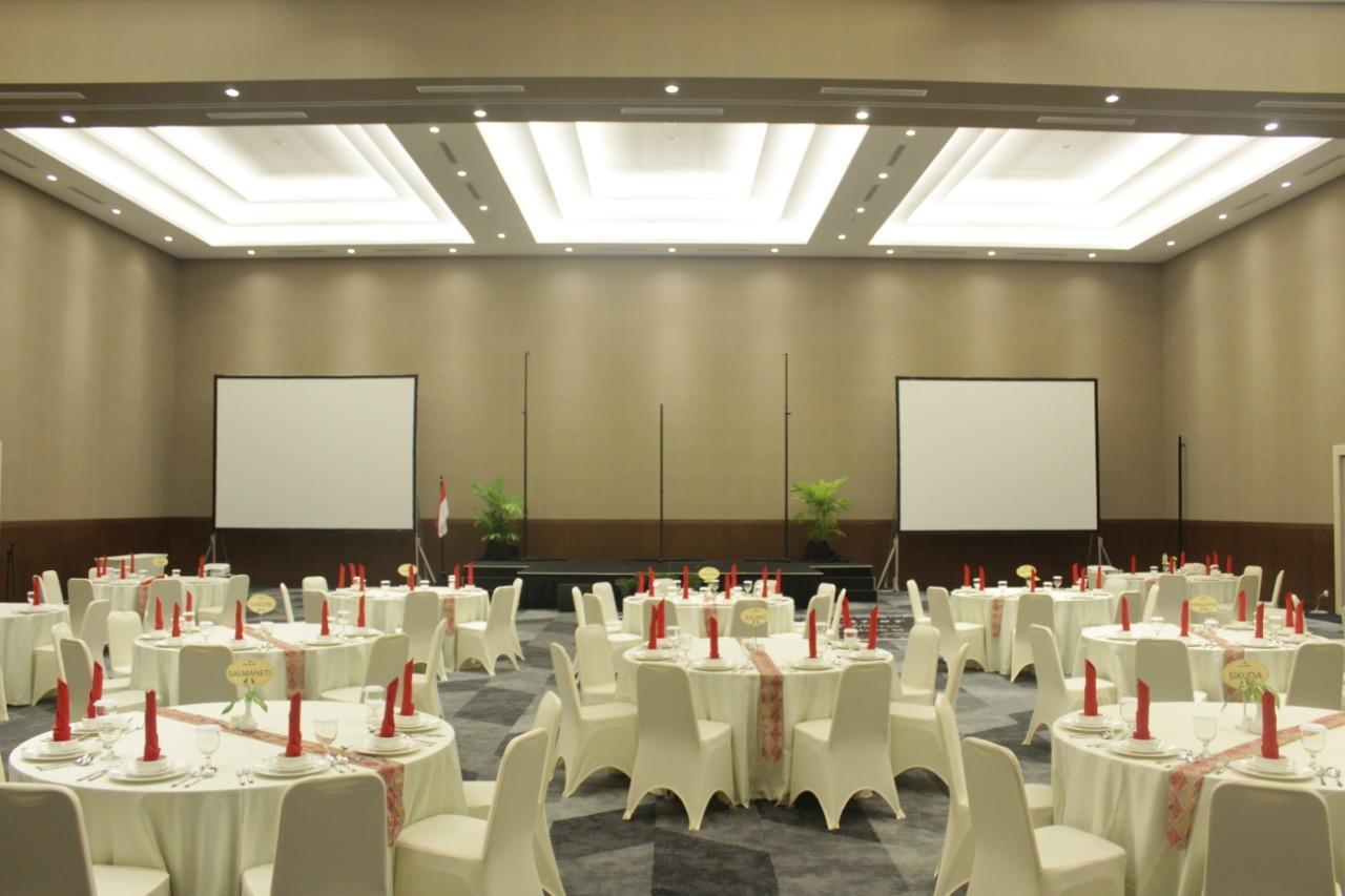 Hotel Santika Premiere 安汶 外观 照片