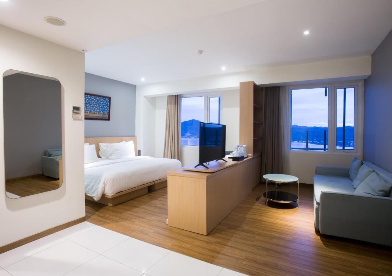 Hotel Santika Premiere 安汶 外观 照片
