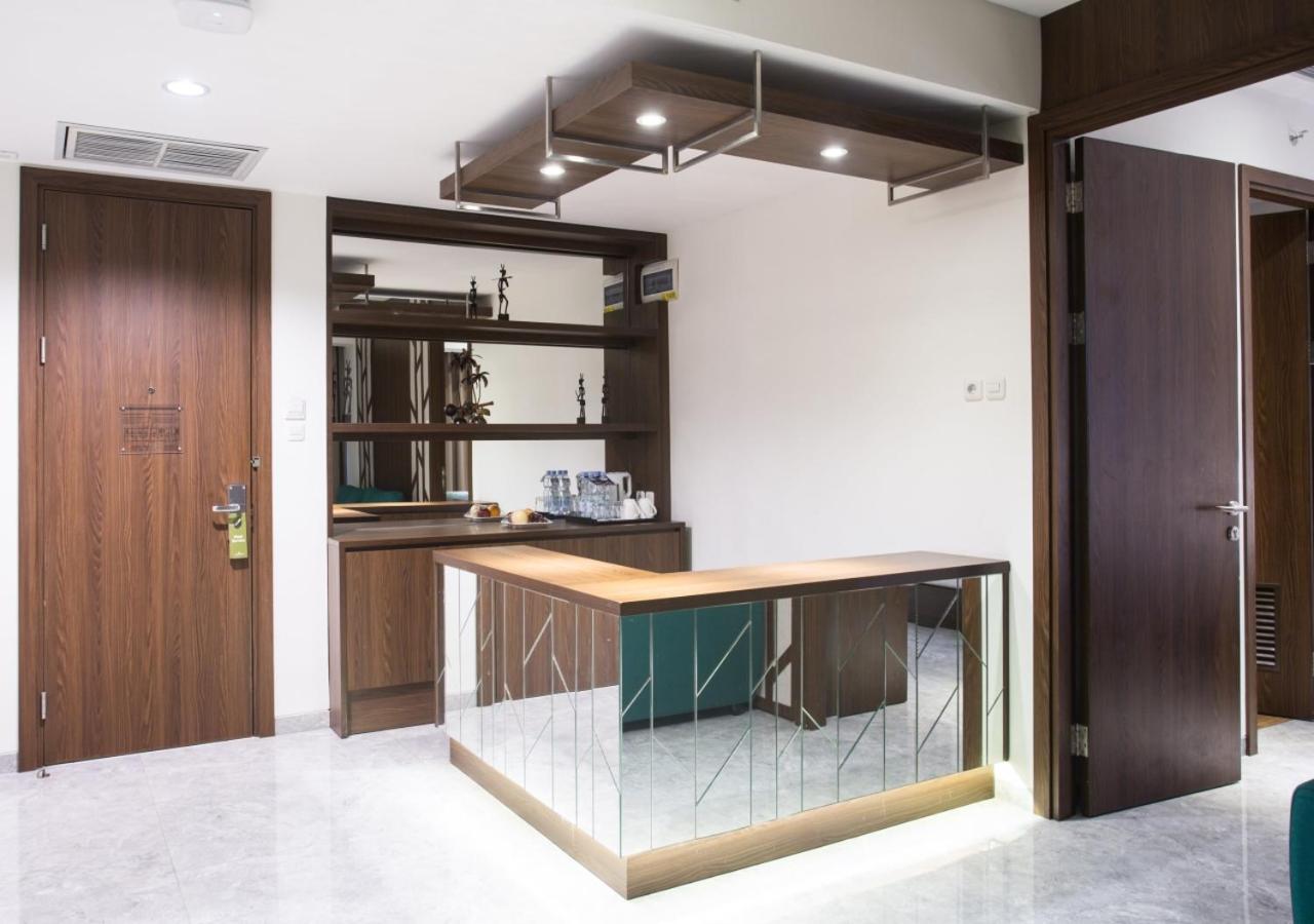 Hotel Santika Premiere 安汶 外观 照片
