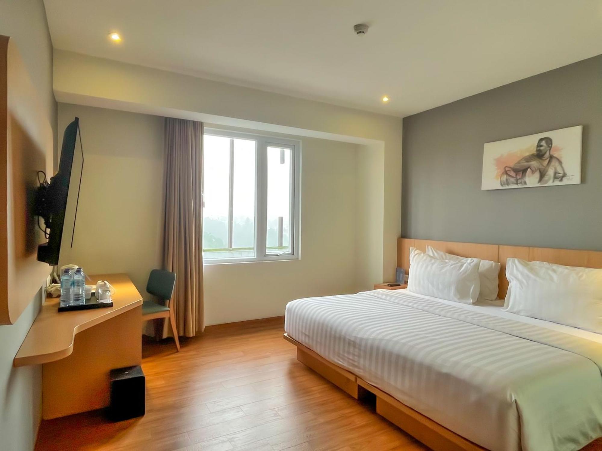 Hotel Santika Premiere 安汶 外观 照片