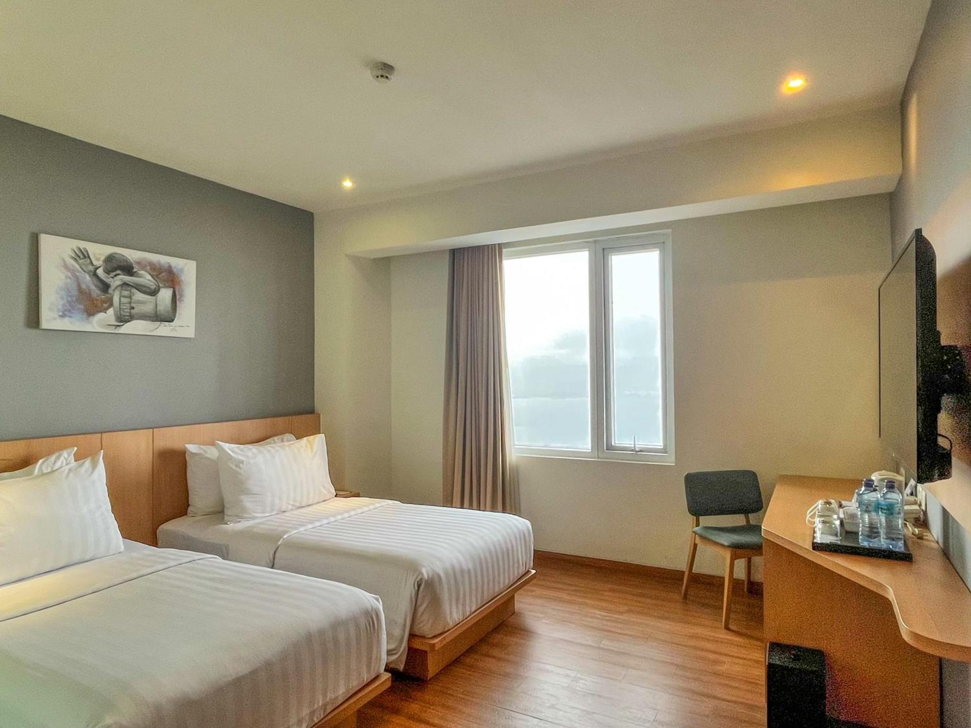 Hotel Santika Premiere 安汶 外观 照片
