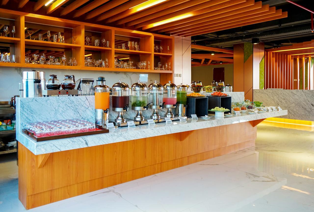 Hotel Santika Premiere 安汶 外观 照片