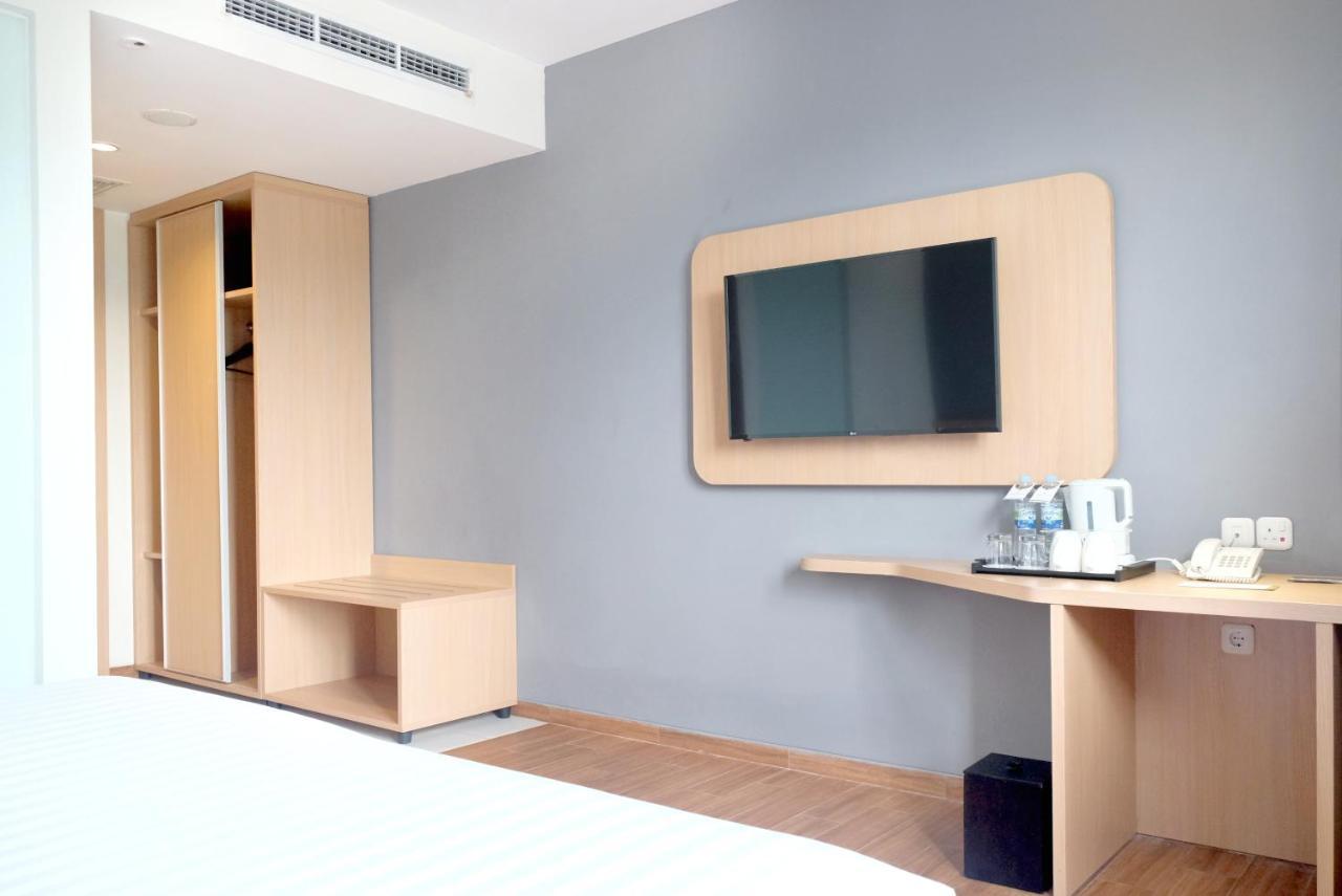 Hotel Santika Premiere 安汶 外观 照片